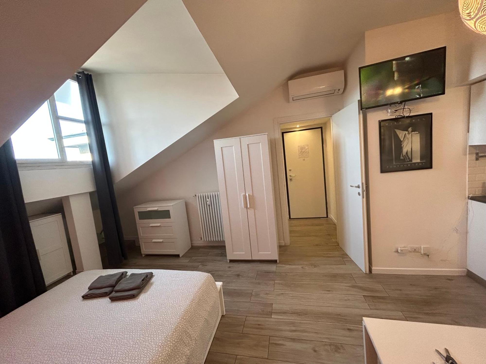 Appartement Mansarda Open Space Vicino Zona Isola *